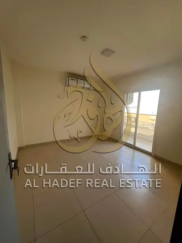 فرصة العمر الفندقية (ساكن أول) في قلب المجاز 2 على شارع الوحدة مباشرة! شقة 3 غرف وصالة بنظام 3 حمامات وغرفة ماستر مع بلكونة – تشطيب فندقي فاخر، أمن وب