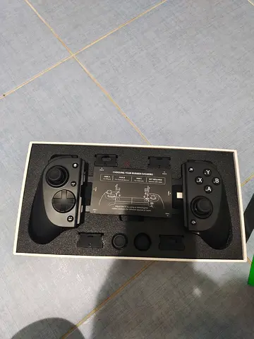 Razer Kishi V3 Pro Mobile Controller (for Android/iPhone/iPad) - new, only opened to take picture