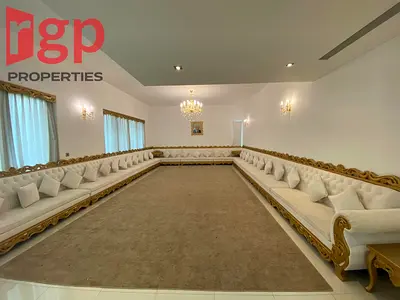Luxury Waterfront Veneto Villa | Spacious | Premium