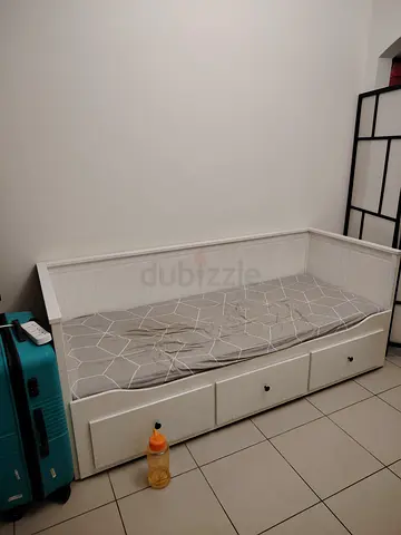 Oud Maitha Dubai Bed space is available for a Executive Bacholer