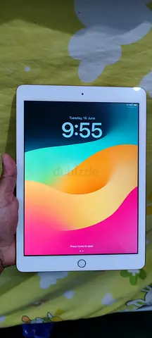 iPad 6th generation like new 10.2-inch 32GB storage with complete box and original 10W charger.