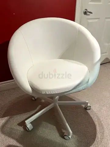 Ikea White Round Swivel Office Chair on Wheels