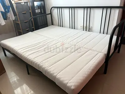 Convertible Sofa Bed – Excellent Condition