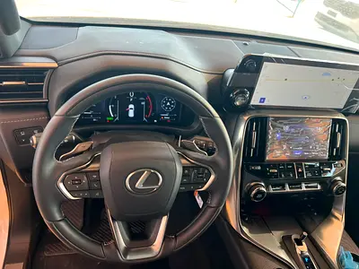 2025 Lexus LX-SERIES — фото 9