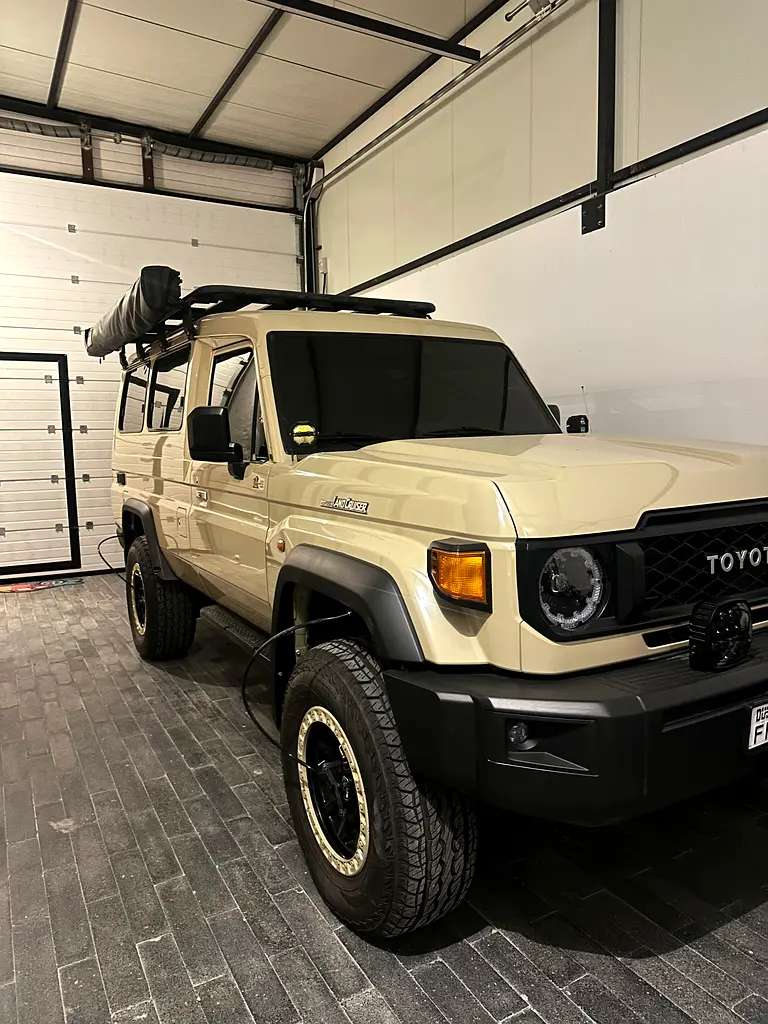 Toyota Land Cruiser 70 Series 2025 — photo 1 of 9