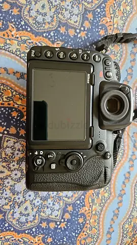 Nikon DSLR body in good working condition (no lens)
