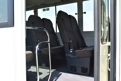2025 Toyota COASTER — фото 10