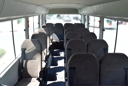 2025 Toyota COASTER — фото 12