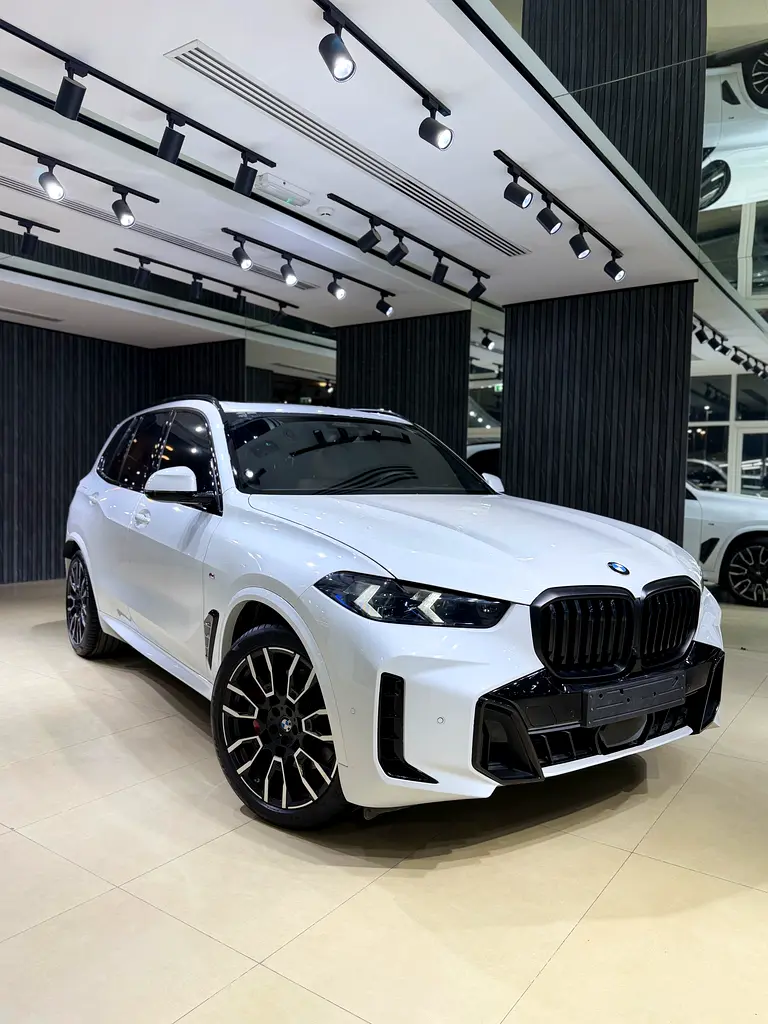 BMW X5 2026 — photo 1 of 15