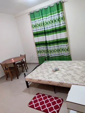 Master bedroom for family/working woman in Alkhail Gate Alquoz