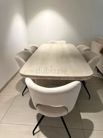 Light Wood Dining Table with 6 Upholstered Chairs
