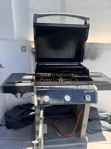 Three-burner gas BBQ grill in good working condition