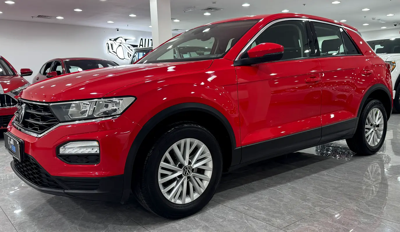 Volkswagen T-Roc 2021 — photo 1 of 13
