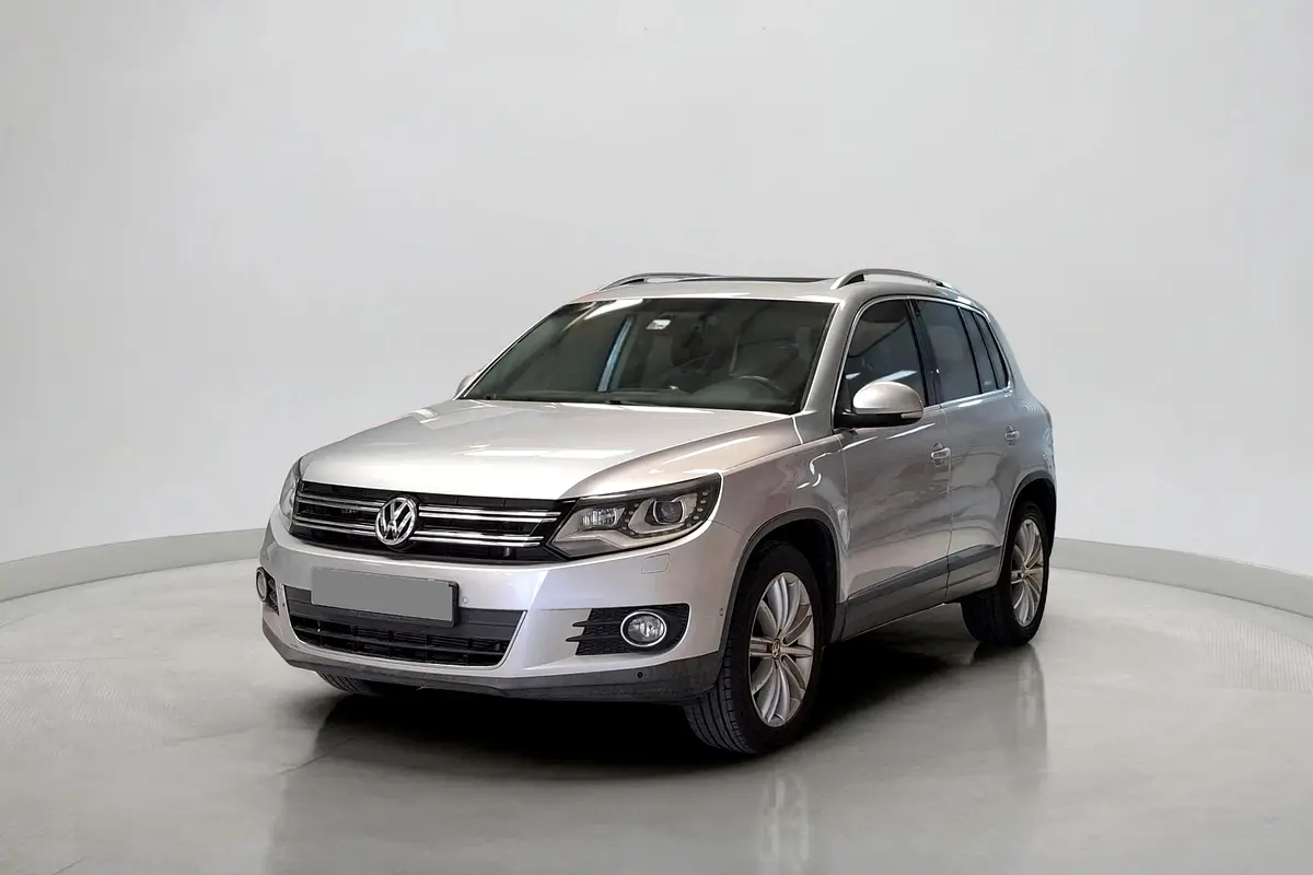Volkswagen Tiguan 2016 — photo 1 of 15