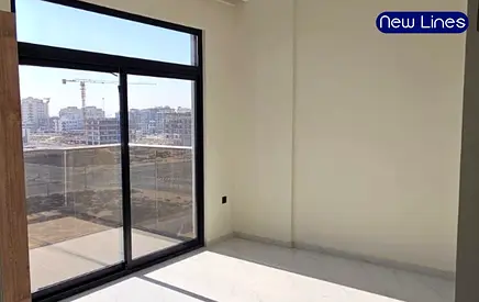 Well priced | Ready to move now | Closed kitchen | Brand New