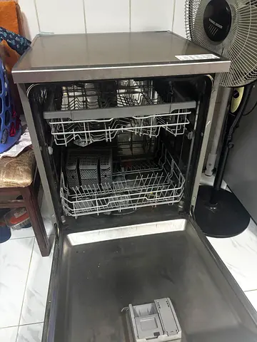 FAULTY LG DISHWASHER FOR SCRAP