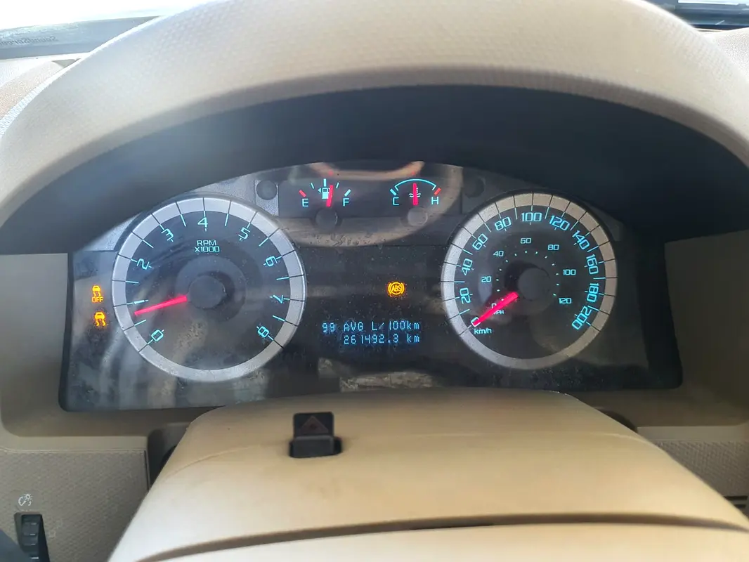 Ford Escape 2012 — photo 1 of 7