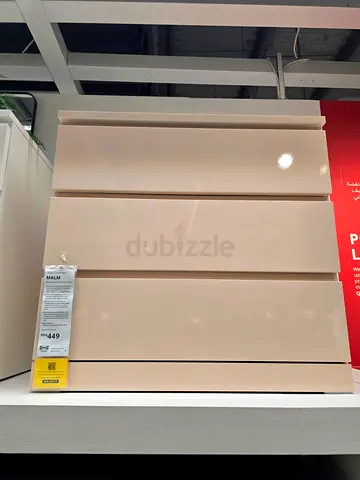 Chest of drawers