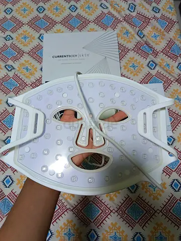CurrentBody LED Face Mask - Light Therapy Mask, Gently Used