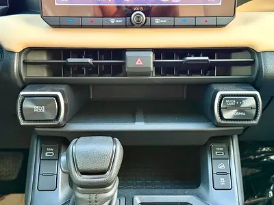 2026 Toyota RAV 4 — фото 16