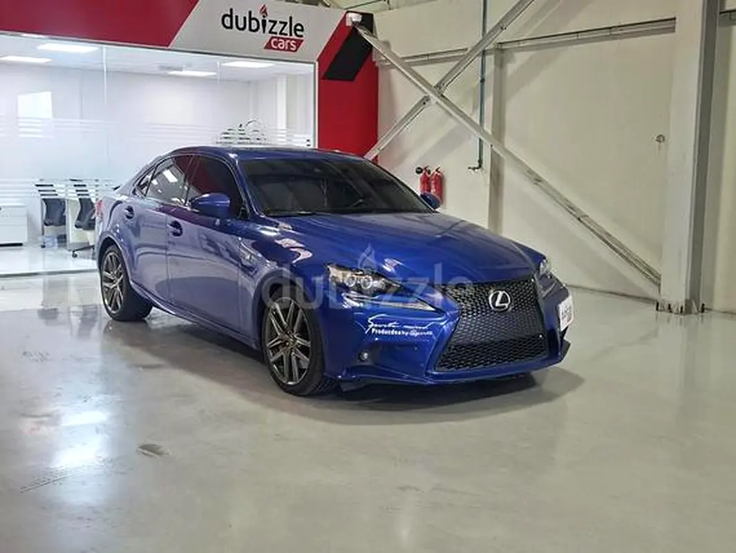 Lexus IS-Series 2015 — photo 1 of 13