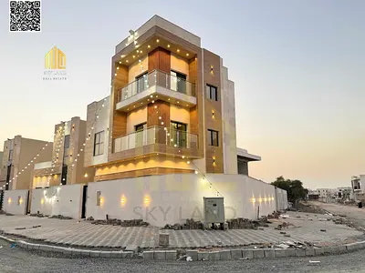 Luxury villa - 3 floors - registration fees included - in a good location - close to all services -