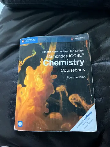 Cambridge IGCSE Chemistry Coursebook (Fourth Edition) by Richard Harwood  Ian Lodge