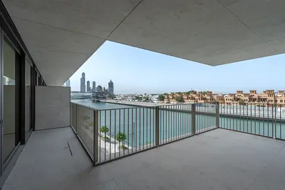 Sleek Jumeirah Apartment in Boutique Development
