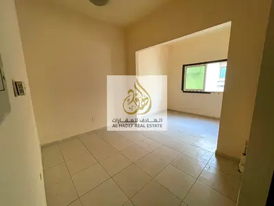 استوديو للإيجار السنوي في منطقة السور الشارقة | مطبخ منفصل | تكييف وغاز مركزي | موقع مميز قريب من جميع الخدمات