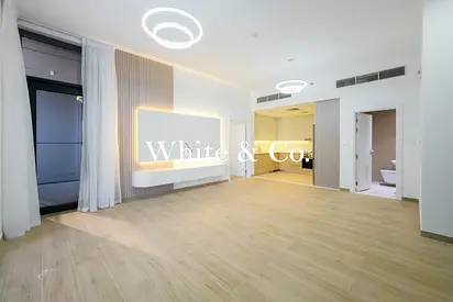 High Floor | Upgraded | Open Living Space