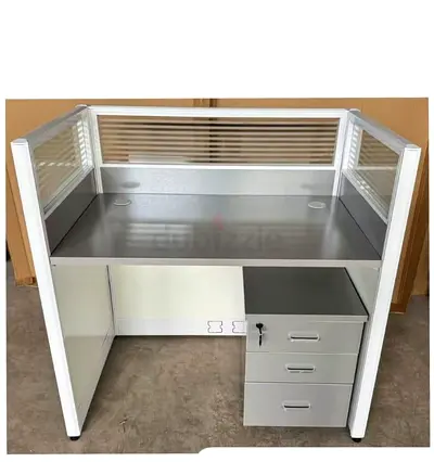 Singer seater workstation brand new