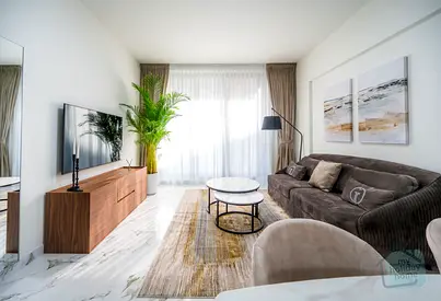 Stylish 1 BR | Workspace | Pool & Gym | Special Offer