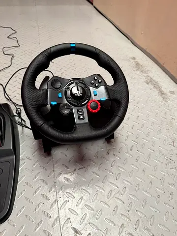 Logitech G29 Driving Force Racing Wheel and Floor Pedals, Real Force Feedback, Stainless Steel Paddl