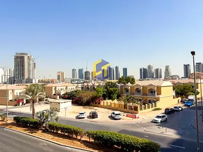 استوديو حديث | سكن JVC Platinum | شرفة وإطلالة على المجتمع | غير مفروش