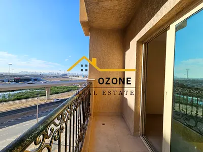 2Bhk Presious with Balcony 2 Bath and Parking free Near Safari Mall 6 Cheque No Commission payment