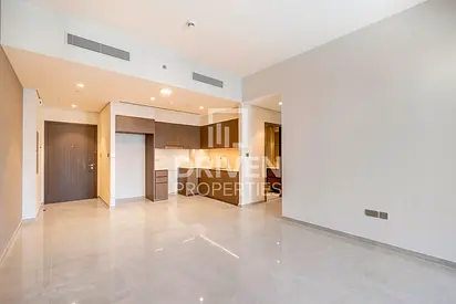 Well Priced | Corner Layout | 2 Balconies