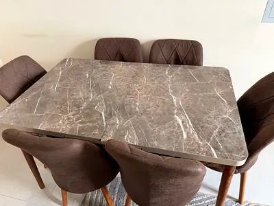 Dining table 6 seater with extension