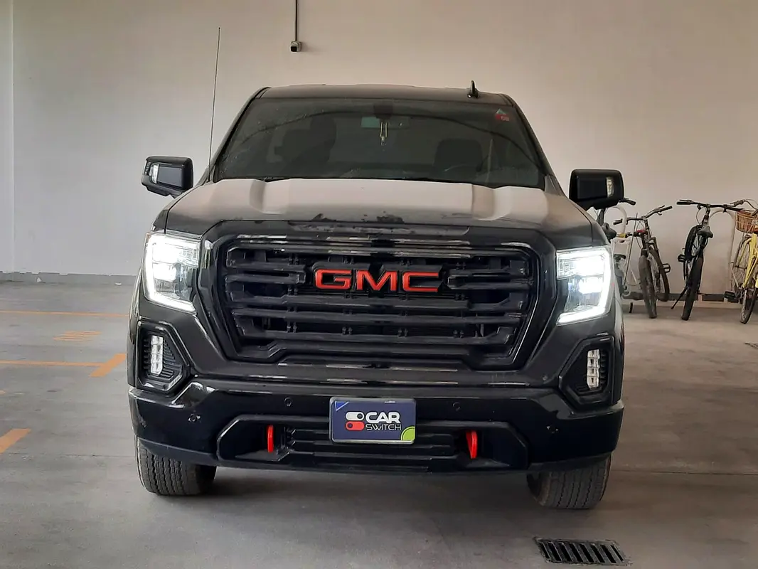 GMC Sierra 2021 — photo 1 of 13