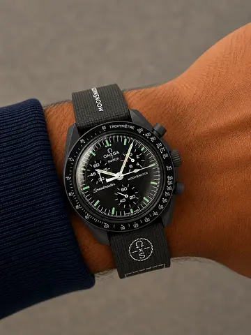 Omega Speedmaster Dark Side of the Moon chronograph - black strap mastar