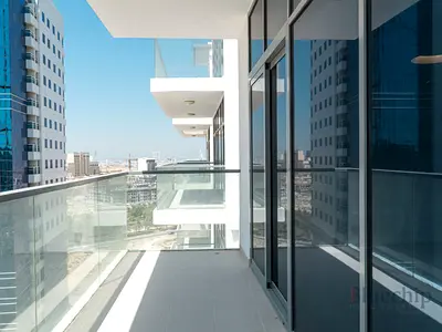 Next to bus stop | Spacious Layout | Well Maintained