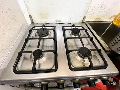 Gas hob with 4 burners for sale -300 AED only