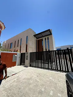 7 bedroom villa with swimming pool and garden with full landscape done. 7600 sqft villa
