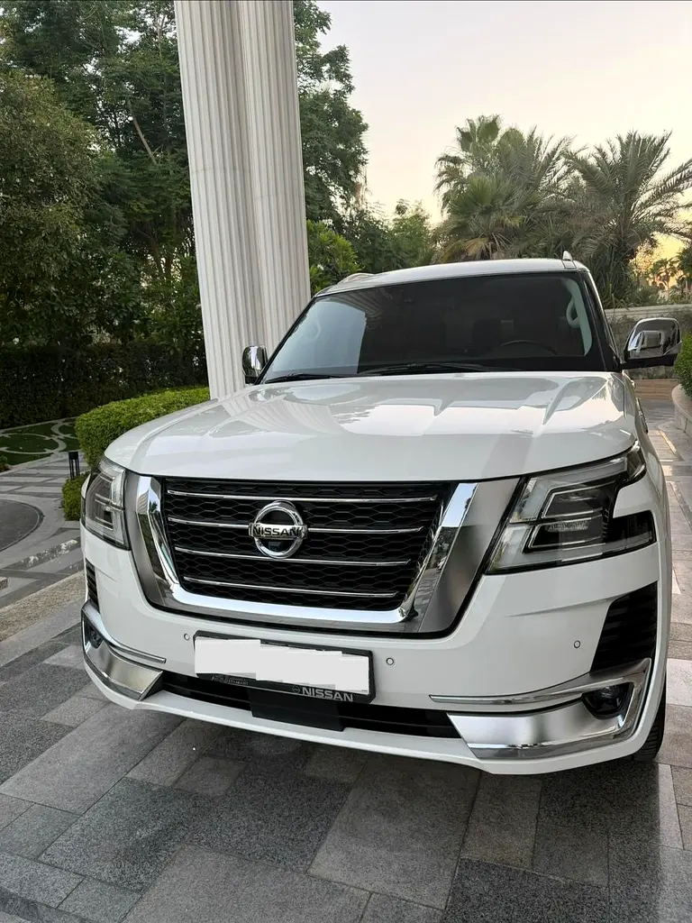 Nissan Patrol 2021 — photo 1 of 6
