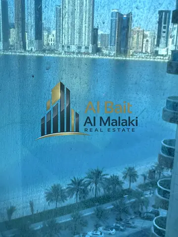 شقة غرفة وصالة فاخرة مع حمامين وتكييف مركزي + باركن بإطلالة بحرية ساحرة