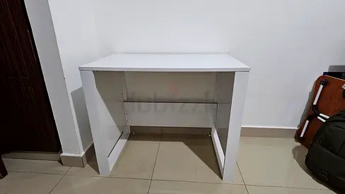 Compact white study desk — good condition