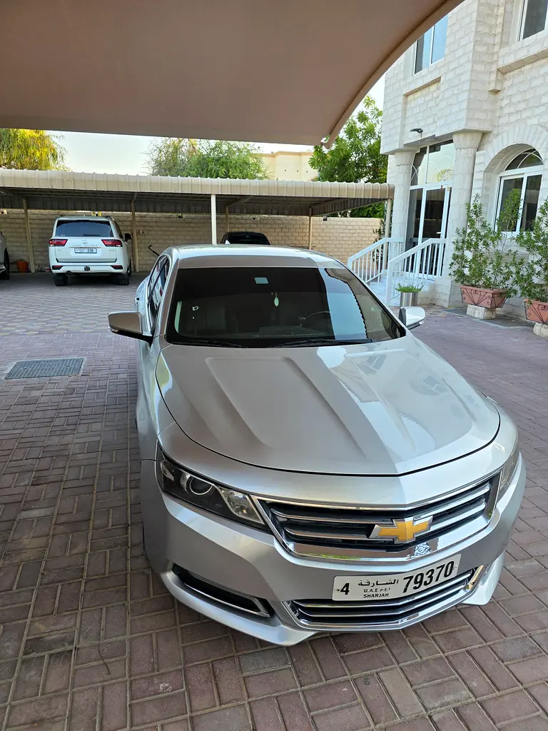 Chevrolet Impala 2018 — photo 1 of 3