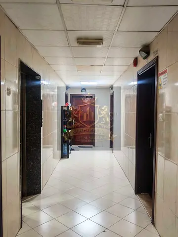 Building for sale in the Ghweir area. Excellent location, second plot from the main street, behind NMC Hospital. Land area: 3,000 sq ft. Consists of a