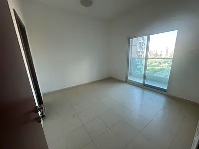 شقة غرفة وصالة بإطلالة مميزة على سفير مول سيتي تاور عجمان