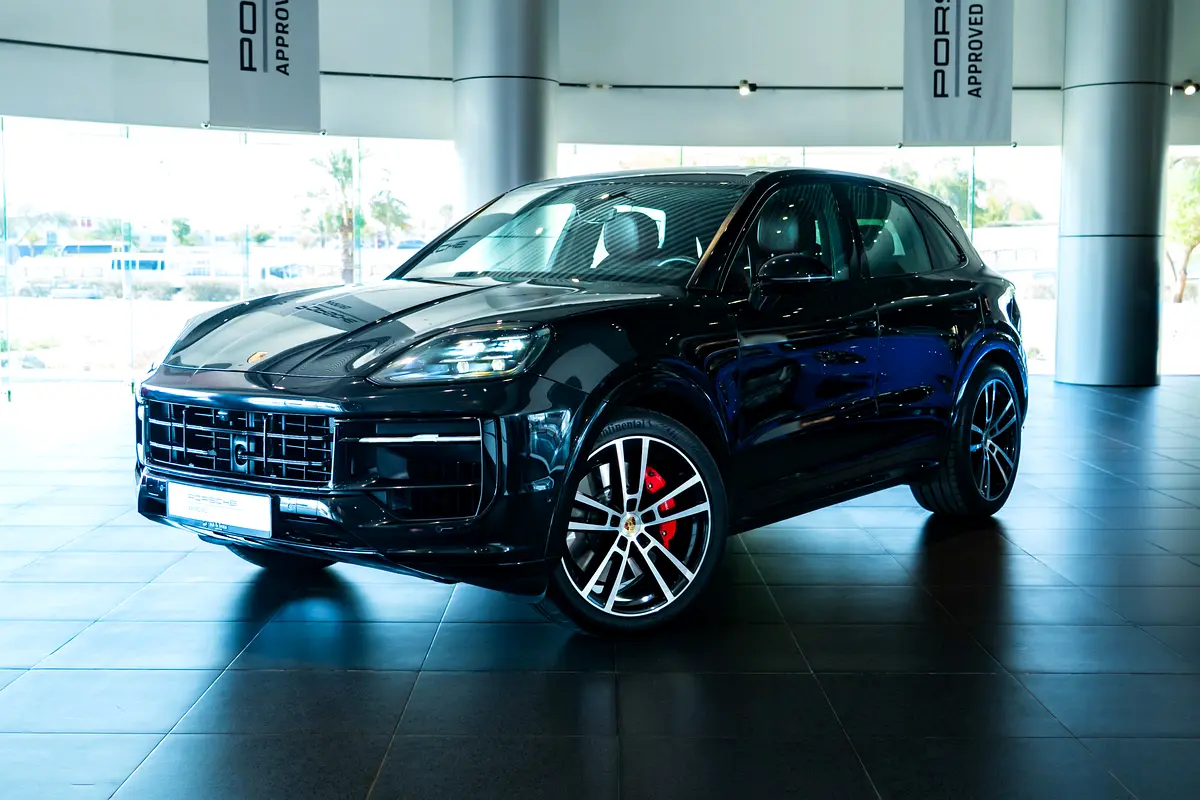 Porsche Cayenne 2024 — photo 1 of 20