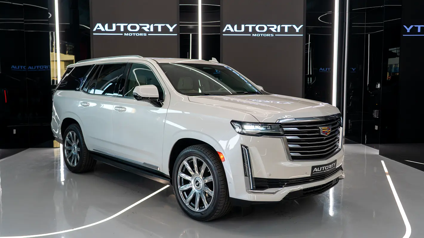 Cadillac Escalade 2021 — photo 1 of 20